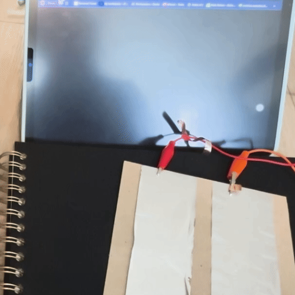 In this test there is a ground and one working key which I am using to create white dots.       